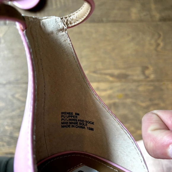 Steve Madden Size 8 Pink Patent 2 1/4 Inch Heel - Picture 4 of 7